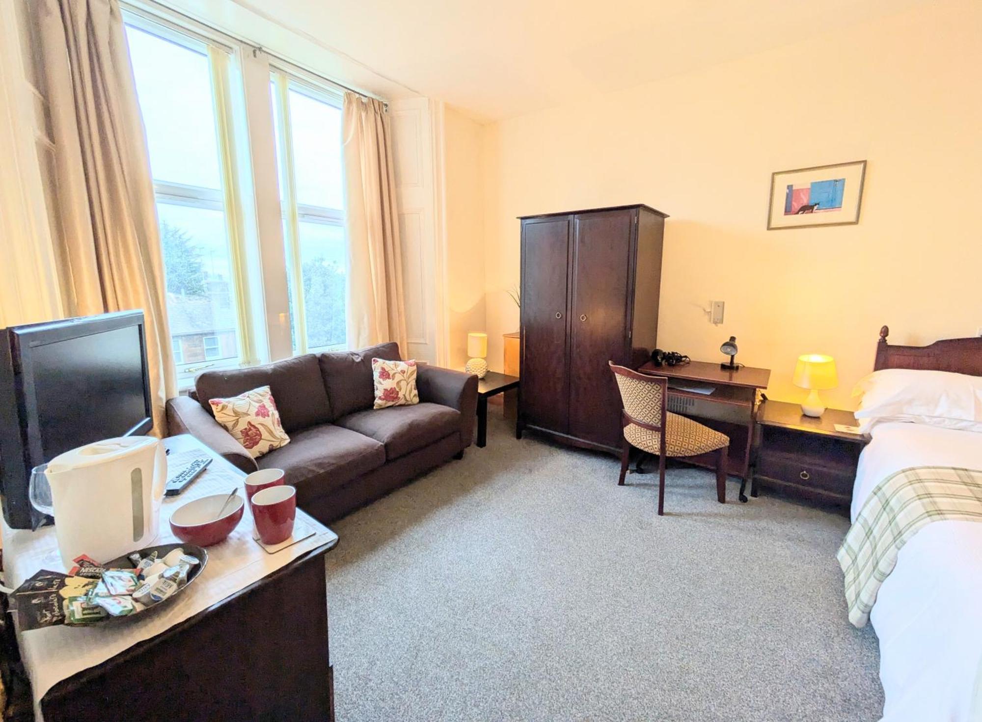 Hollybank - Ensuite Room & Use Of Large Shared Kitchen Dumfries Eksteriør bilde
